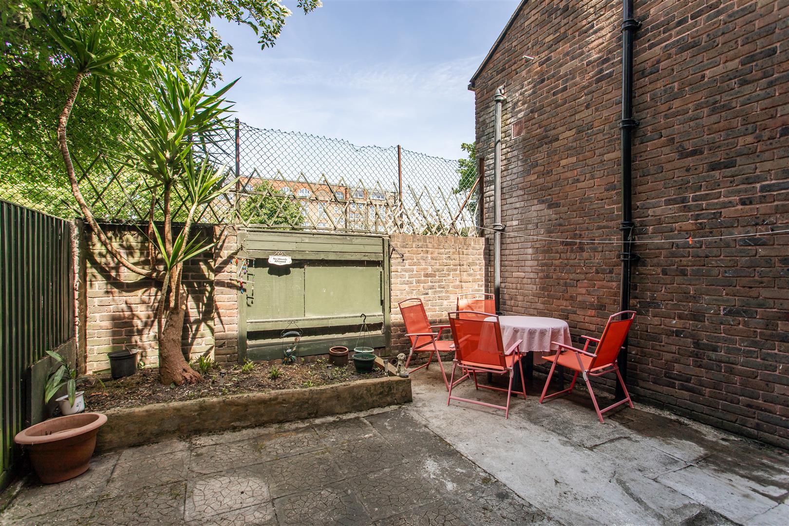 Blackthorn Street, Bow
